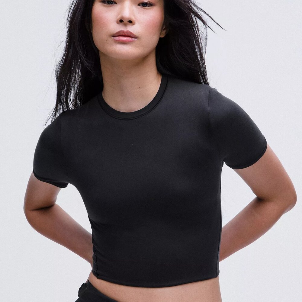 Wundermost Ultra-Soft Nulu Crewneck Cropped T-Shirt (Black)